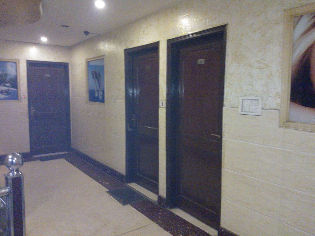 Hotel Hridey Inn Нью-Делі Екстер'єр фото